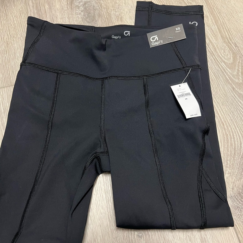GapFit Sculpt Compression Tight